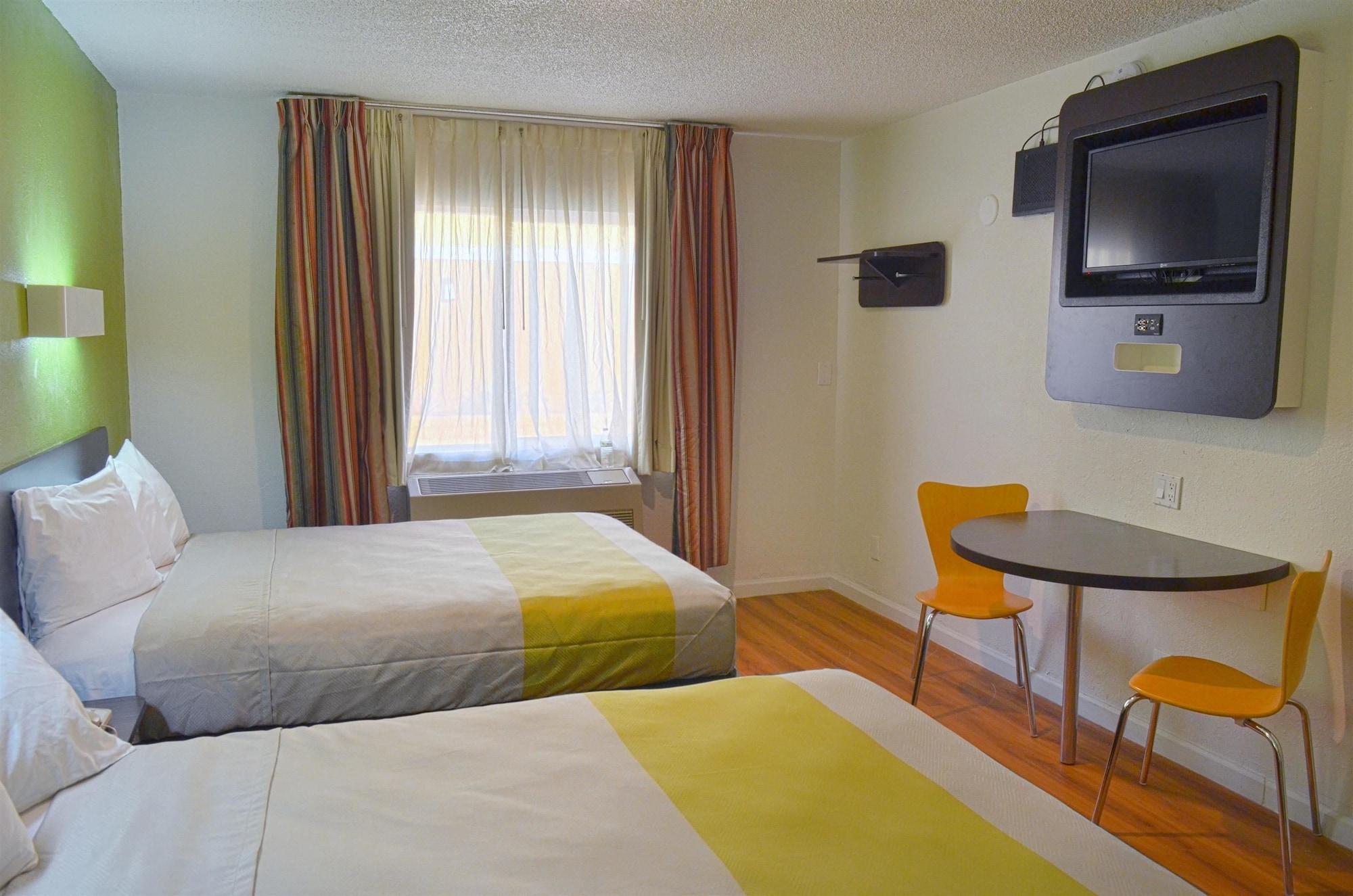 Motel 6-Modesto, Ca - Downtown Екстериор снимка