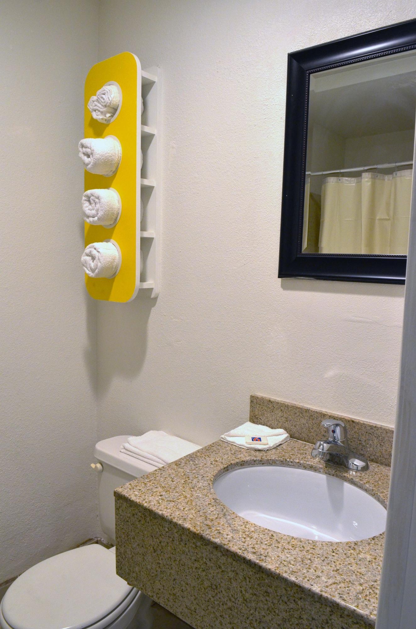 Motel 6-Modesto, Ca - Downtown Екстериор снимка