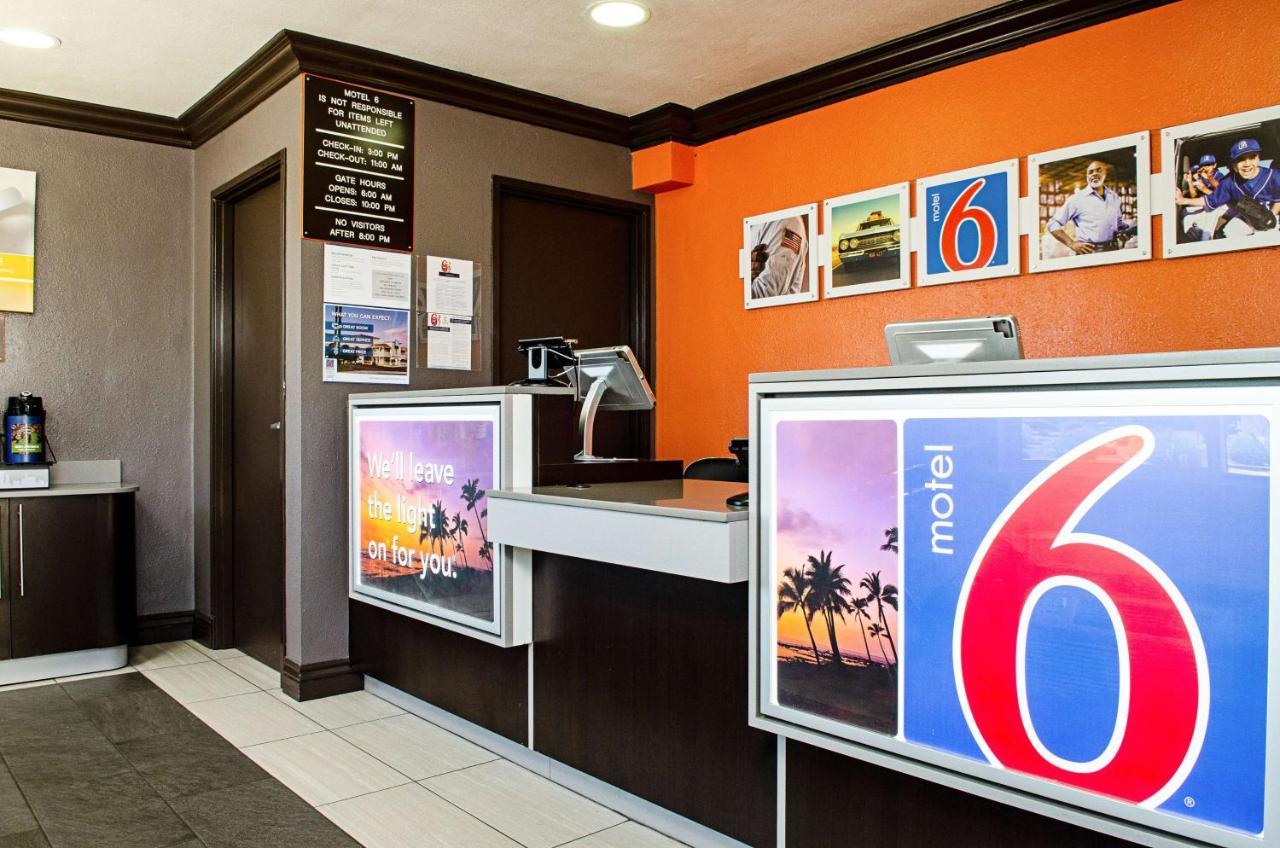 Motel 6-Modesto, Ca - Downtown Екстериор снимка