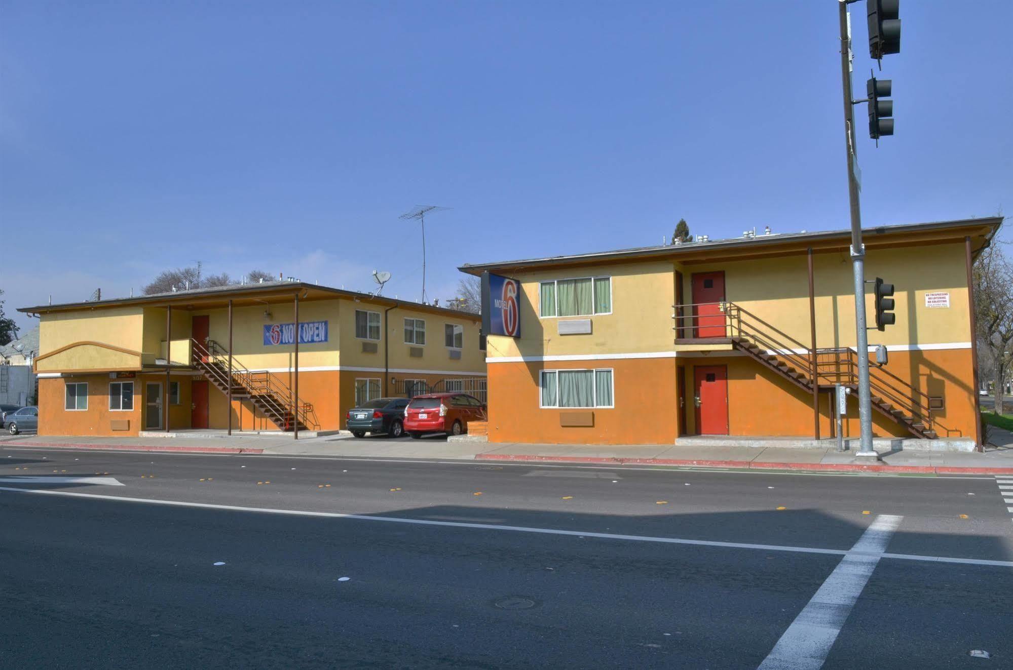 Motel 6-Modesto, Ca - Downtown Екстериор снимка