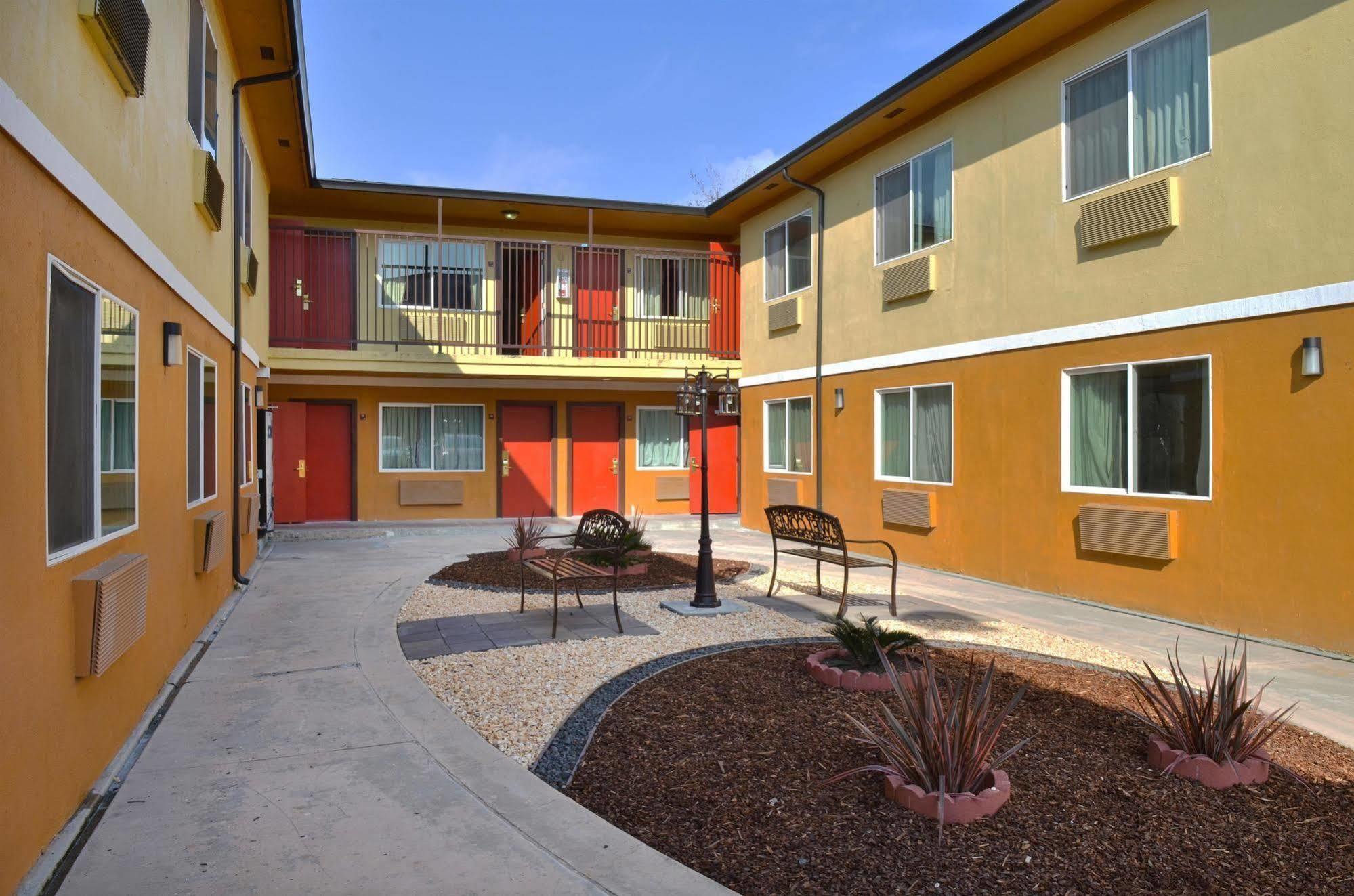 Motel 6-Modesto, Ca - Downtown Екстериор снимка