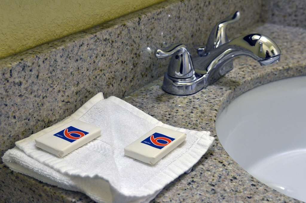 Motel 6-Modesto, Ca - Downtown Стая снимка